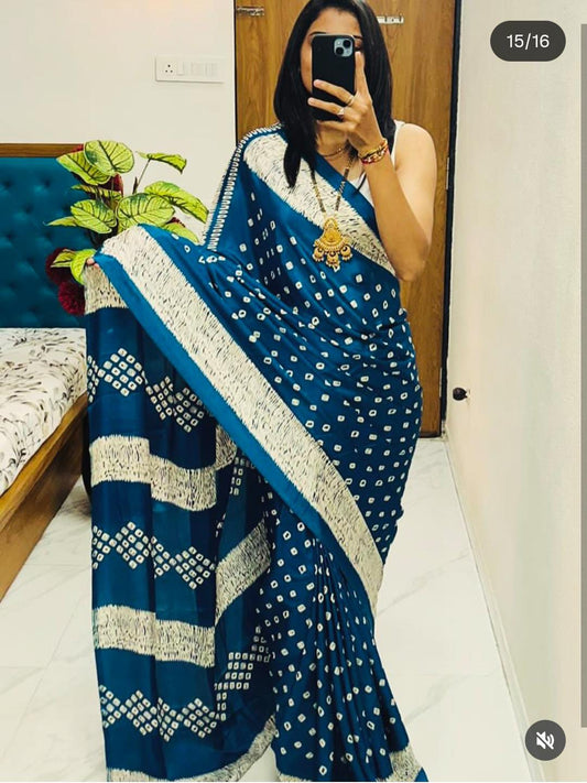 Crape Silk Beautiful Gajji Silk Bollywood Saree with Bandhani Printed Pallu & Contrast Blouse