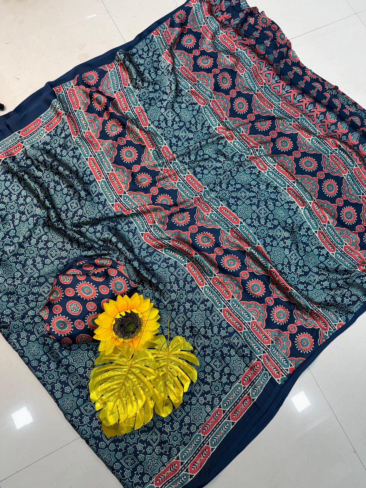 New Trending Silk Bollywood Designer Gaji Silk Designer Saree with Printed Pallu & Contrast Blouse