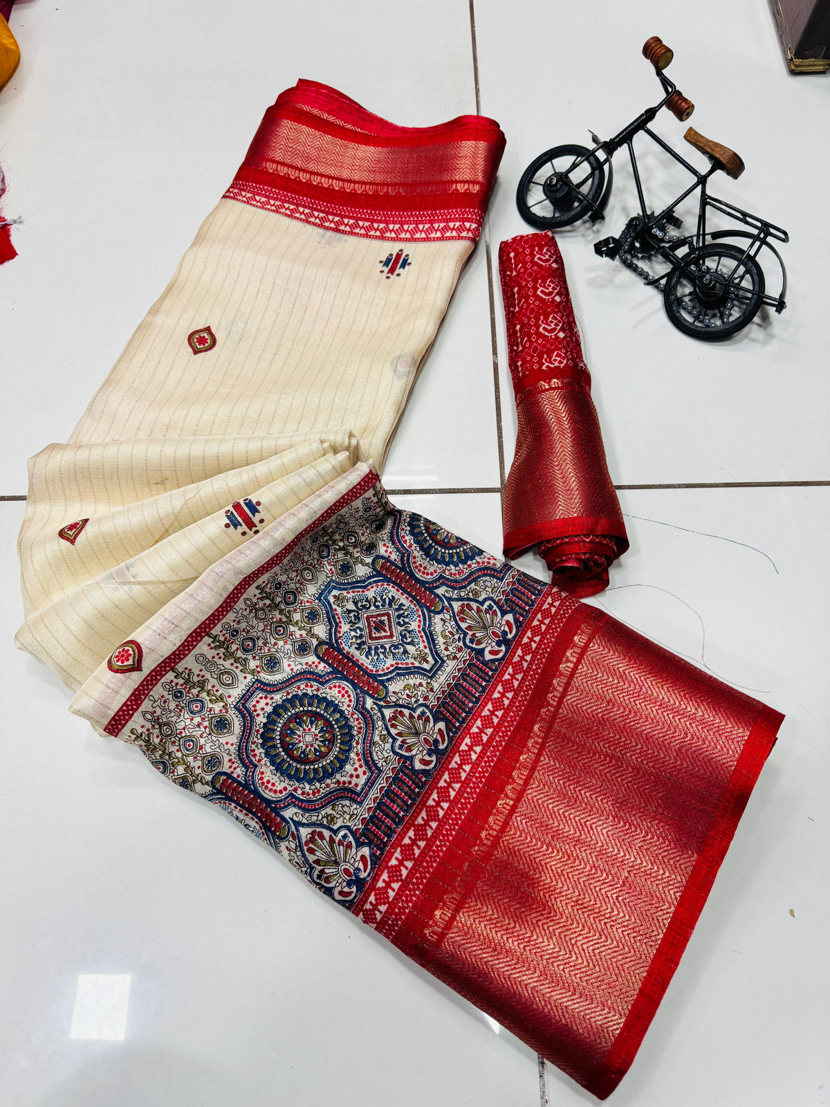 Jalpari Dola Sparkle Zari Jacquard Border Beautiful Colors Saree