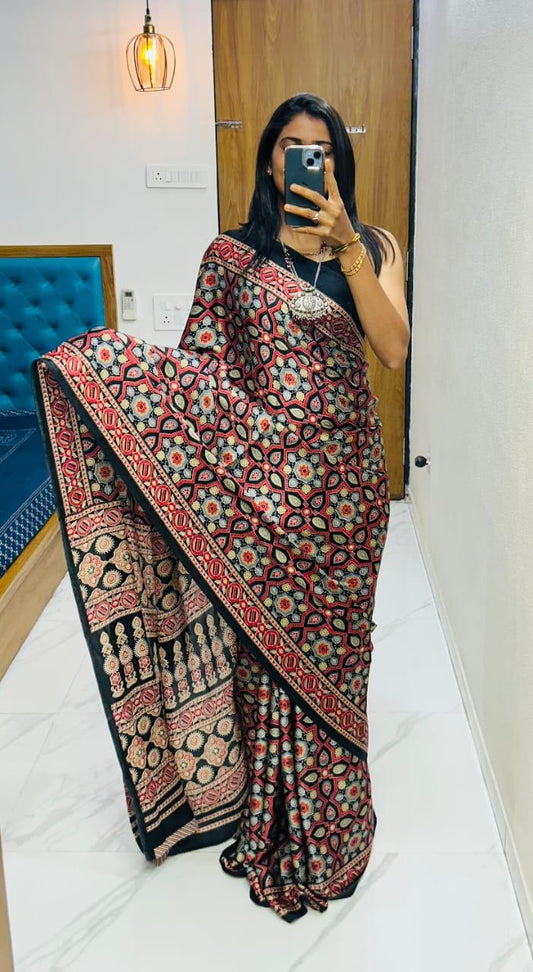 Bollywood Gajji Silk Bollywood Saree with Crape Silk Printed Pallu & Contrast Blouse