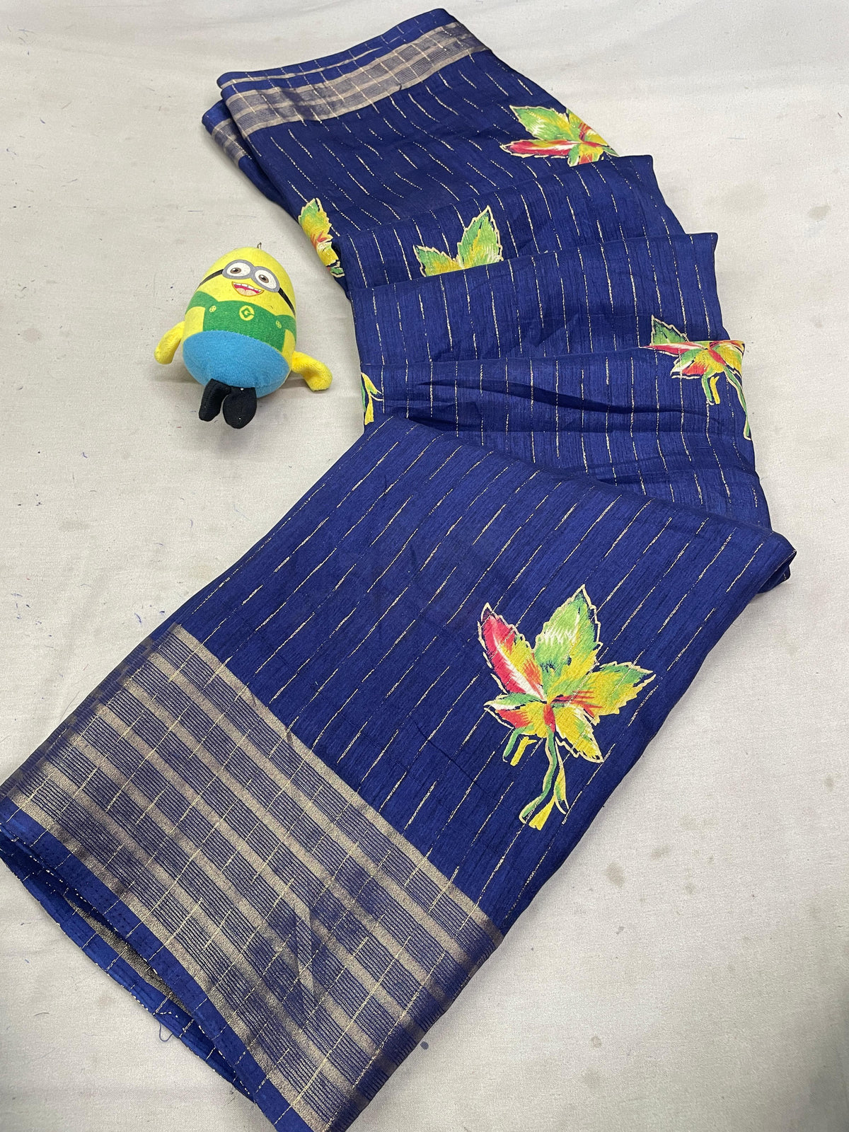 DOLA SILK SPARKLE ZARI PAAN PRINT WITH JACQUARD BODAR